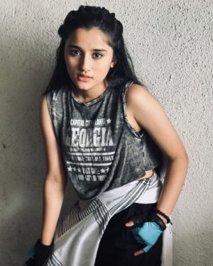 Aurra Bhatnagar Badoni Instagram - pretty cool, right? 🖤⛓️✨