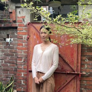Aviis Zhong Instagram - 我想念___。

1. 沒有熱浪的日子
2. Hello沒掉毛的季節
3. 划船的那陣子
4. 拍戲的樣子
5. Bucca