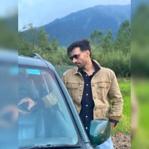 Avinash Tiwary Instagram - AnKahi Baatein Dil Mein Reh Jaati Hain,
AnSuni Aawaazein Chup Chaap Keh Jaati Hain.

📷- @sajidaliog & @khawarjamsheed