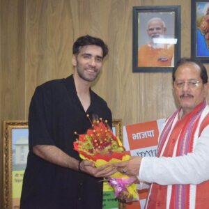 Avinash Tiwary Instagram - I am overwhelmed by the Love and Energy i felt on my recent trip to Bihar...Mark my words when i say this PATNA is probably the only capital of a state in the country which will be envied for the potential  and growth opportunities.

Meeting the DY. CM @vijaykrsinhabih  listening to his Intent and Vision for Bihar and his genuinity really touched my heart and filled me with immense hope and energy for the State's future.

Respected Industry and Tourism Minister Shri @nitishmishraoffice is the face of the New Bihar, a Man of great intellect,Culture and a man with burning passion for the growth and Development of Bihar,am honoured to have shared space with you Dear sir.

@biharmuseumofficial was visited and Dare i Say it might be one of the best Museums not just the country but the entire world. Its the Vision and abled hands of Sir Anjani Kumar Singh who has ensured that every new step taken by the state will be in Accordance of International Standards and Parameters...Always looking forward to New Innovations and Mediums to Lift The state that had taken a Slump in its recent post Independence History.

The State functioning is empowered by the commitment and dedication of Brilliant officers like Mr. @abhaysinghinsta and Mr. Mithilesh Mishra who are absolutely fueled by passion for the  Change in State.

i feel absolutely blessed to have shared space and the passion that you have for the State.

Lastly, Making this a declaration...
Bihar is waiting to burst out as a most sought after Tourism Spot in the country blessed with being the epicentre of India's History,Culture,Religion and the Untapped potential of Wildlife and Nature...
@tourismbihargov Shall lead the way!