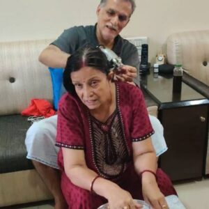 Avinash Tiwary Instagram - These cuties celebrate their 42nd Anniversary...
This day is truly the reason I exist...
Hoping I am blessed with what they share in their life.
Send them all the love.
@rasheshwarysharan 
@kanaktiwary19