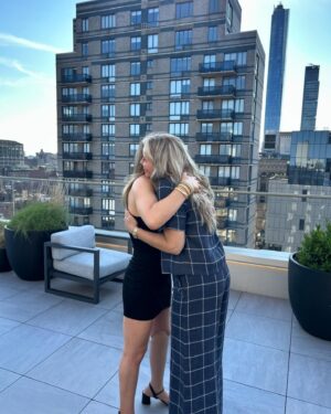 Aviva Drescher Instagram - A stunning young woman @atruwit , who was a champion swimmer at Yale on her way to a fantastic job and then Harvard Business School lost a part of her leg a year ago when a shark tried to take it all away from her.  @atruwit looked back at that shark and said, “Try me .” I got to finally meet @atruwit and her incredible family this week in NYC. @jodytruwit @mitchtruwit . Keep your eye on @atruwit who is an example of courage , resilience , gratitude  and humility!