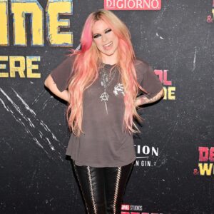 Actress Avril Lavigne HD Instagram Photos and Wallpapers August 2024