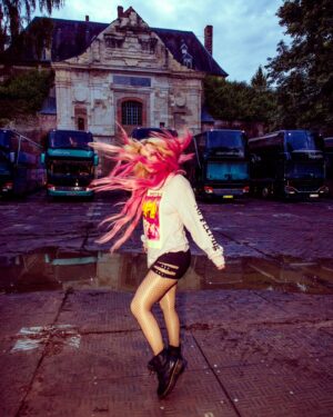 Avril Lavigne Instagram - 💖☠️💖