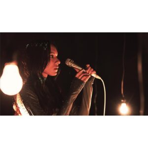 Avu-chan Instagram - 歌詞は生き様 歌は命の大喧嘩
喰らって頂ければさいわいです
女王蜂 『虻と蜂』『HALF』