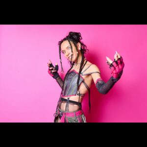 Avu-chan Instagram - 自身のルーツであるSTREET FIGHTERシリーズのお仕事にお誘い頂けたこと、そして文字通り「愛弟子全員との初共演」が楽曲が手繰り寄せたものとして、今回のこの形であったことを心より、うれしく思います。
ただ、わたしたちはまだ同じ現場で共演をしておらず、わたしたちはwithでは済まなくなーい？
そしてわたし自身はまだ格ゲーのキャラにはなっていない。
わたしより強い奴に会いに行く
#ps5