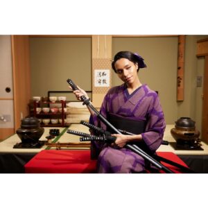 Avu-chan Instagram - 12/25、無事にまたひとつ歳を重ねることが出来ました！
年月をかけてひたすらに紡ぎ上げてきた「わたしたちだけの縁・わたしたちだけの関係」をここからは武器として、思い切り大切に抜刀してゆこうと思います。
（早速、聖夜にお知らせが）
女王蜂にご期待ください💙