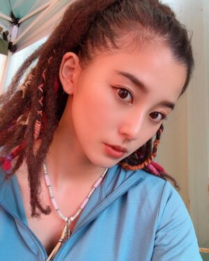 Aya Asahina Instagram - .
.
.
@netflixjp 
Alice in borderland
まもなく、配信スタート🃏
♥️♦️♠️♣️
.
.
#今際の国のアリス
#Aliceinborderland #kuina