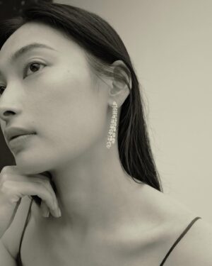 Aya Omasa Instagram - Precious magazine
♢
♢
ダイヤモンドを素肌に纏い、新たな感覚と感性を💎
♢
♢
明日は９月号の発売日😌✨