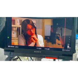 Ayame Misaki Instagram - オリンピックで2週間お休みだったので久しぶりの放送！
本日第3話です。そんな家族なら捨てちゃえば？
みーてーねーっ！！

@edge_ktv #かぞすて　#そんな家族なら捨てちゃえば？ #dorama #tv #ドラマ #関テレ #オフショット