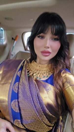 Ayesha Takia Instagram - 💜💛