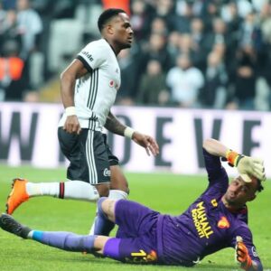 Ayhan Taş Instagram - Çocuk'LARİN'anın inanın çocuklar.. Güzel günler göreceğiz güneşli günler.. #Larin # BJK #şampiyon #vodafonpark #Beşiktaş #karakartal