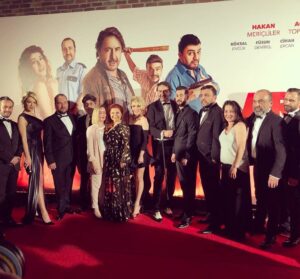 Ayhan Taş Instagram - Gala harikaydı....Film daha harikaydı....herkese tenküüüü #arapsaçı # film #sinema # vizyon #come to beşiktaş