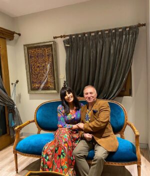 Ayşegül Aldinç Instagram - Yüzümde nasıl da güller açmış di mi?
Tabii ki bir sebebi var:
Sevgili dostum Özen Yula’nın çocukluğumdan beri çok sevdiğim Üsküdar semtinin Nevmekân Sahil’inde düzenlenen “Kadın Söyleşileri” ne katıldım dün.
🌹🌹🌹
Bir kadın olarak varlığıyla övündüğüm, tanışmaktan çok mutlu olduğum Üsküdar  Belediye Başkanı Sayın Sinem Dedetaş’ın himayelerinde gerçekleşmeye devam edecek olan bu söyleşiler canım Özen Yula’nın derya deniz bilgisi, tiryakilik yaratan hoş sohbetiyle bambaşka bir lezzete dönüşüyor.
Çarşambaları 19.00- 20.00 arası takibinizde olsun.
🌹🌹🌹
Özetle bana kendimi çok iyi hissettiren bir akşam üstü yaşadım ve bu mutluluğu sizinle paylaşmak istedim.
Emeği geçenlere ve sohbetimize varlıklarıyla değer katan katılımcılara çok teşekkür ederim.🙏🏼😊
@ozenyula 
@uskudarbld 
@sinem.dedetas 
#kadınsohbetleri 
#üsküdarbelediyesi 
#sinemdedetaş 
#özenyula
#ayşegülaldinç
