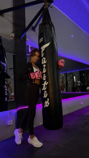 Ayza Anokhina Instagram - Основано не на реальных событиях 😹