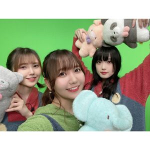 Azumi Waki Instagram - *
和氣あず未さんがログインしました。
*
*
2023年はあずログが終了した年でした🎮
*
*
大好きなゲームを、
大好きな友達と視聴者さん達とできるって
めちゃめちゃ楽しかったなー！😆
*
*
2枚目は初回である2019年と
3枚目は最終回である2023年🌸
*
*
*
*
*
*
4枚目は私がずっと𝓞𝓬𝓱𝓲𝓷𝓬𝓱𝓲𝓷って呼んでた思い出のゾウさん🐘
