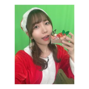 Azumi Waki Instagram - 家のクリスマスツリーいつ片付ける？
*
*
*
*
*
*
*
*
*
今でしょ