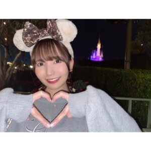 Azumi Waki Instagram - *
ディズニーランド
*
*
お世話になりすぎてるマネージャーさんの
ミラコスタ結婚式に参列してそのままランドで遊んだ〜！
結婚式、豪華だったし綺麗すぎた✨
