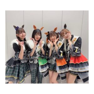 Azumi Waki Instagram - ウマ娘5th EVENT in 名古屋
*
*
*
ご来場いただいた皆様、配信を観てくださった皆様
ありがとうございました🍎
初の名古屋でのライブ！
久しぶりにウマ娘でのコールも聴けて！
たーのしかった！！
*
*
今回は『黄金世代』で何かをする事が多くて、
同世代のみんなと一緒にたくさんのステージに立てて
改めてみんなの事が大好きになりました🌸
いつか全員でステージに立てるといいなぁ〜！！
*
*
フラワースタンドもありがとー！！🌻
イラストも最高に可愛いし、
スペちゃんカラーのお花もとっても綺麗！
いつも応援してくれてありがとうねっ！⸜(๑’ᵕ’๑)⸝
*
*
個人的にはNEXT FRONTIERが歌いたかったのでスペちゃんで熱い曲を歌えて嬉しかったです🌟