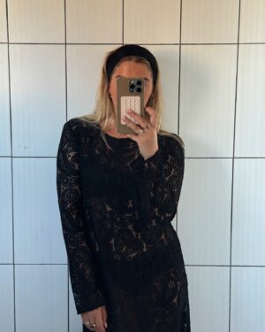 Bab Buelens Instagram - picigin girl summer ☄️ (fits are tagged - some items gifted: advertisement, most bought   if it’s not tagged it’s probably vintage)