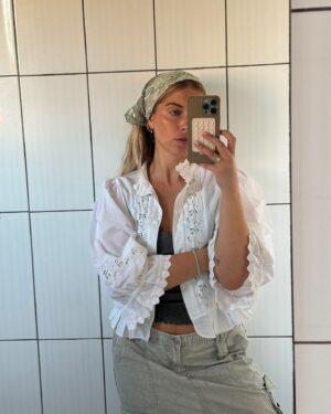 Bab Buelens Instagram - picigin girl summer ☄️ (fits are tagged - some items gifted: advertisement, most bought   if it’s not tagged it’s probably vintage)