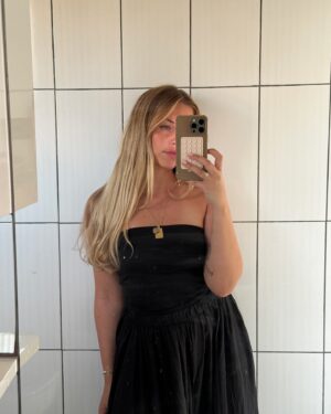 Bab Buelens Instagram - picigin girl summer ☄️ (fits are tagged - some items gifted: advertisement, most bought   if it’s not tagged it’s probably vintage)