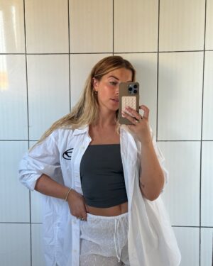 Bab Buelens Instagram - picigin girl summer ☄️ (fits are tagged - some items gifted: advertisement, most bought   if it’s not tagged it’s probably vintage)