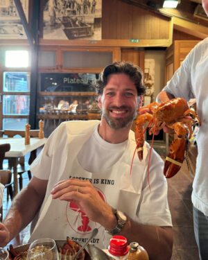 Bab Buelens Instagram - extremely random pictures ✨ 
1. me on a solo beach date
2. @vincentbanic and a rare orange lobster
3. king crab for Bart’s birthday
4. hotel du parc
5. garnaalkroketten, pomme moscovite & vitello sprotato
6. seagulls
7. 🦅
8. familyyyyy
9. Chewie da pewie
10. my new favorite napkin holder