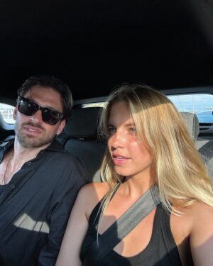 Bab Buelens Instagram - i shared a taxi with this guy 👀
