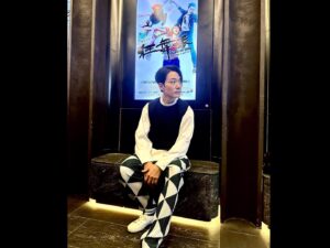 BabyJohn Choi Instagram - 昨晚的溫度及感情，
概括了這十年的建立，
我們都喜歡現在的自己。
因為我們都一直走過來，
一直沒放棄過。

hair: @amossssss.s 
wardrobe: @hommeplisse_isseymiyake #hommeplisseisseymiyakehk #isseyonme
多謝。