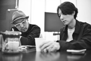 BabyJohn Choi Instagram - 這三年，我基本上都沒有太多演員工作。身邊朋友都有問我下一部上映作品是甚麼，我都答不到他們。
最近我常常問自己，到底我下一部可以演出的作品會何時出現，甚至因為沒有人找我演出，我開始懷疑自己，經過無數次自我鼓勵和氣餒的兩極游走，直至兩星期前，出現了一個演出機會…

沒有劇本，只有一個理念。三位演員，加上幾位來自不同背景的兄弟姊妹，開始整個創作旅程。我們用了兩個星期，經歷由早到早（因為第二星期開始每天都深宵開會排練），將劇本一步一步地創作出來，直至演出前的一個凌晨晚上，我們仍在為劇本進行創作及改良。在這個兩星期的創作及排練過程，經過無數次停濟，推土重來，我們不經不覺建立著強大的信任及契合，我們真切感受及經歷到劇本想呈現的理念。

演出前一晚，我們還擔心八號風球影響整個節目進行，結果當天演出順利舉行，總結時聽到牧師分享，在他早一晚回家路上，正擔心節目能否舉行之際，他看見一架車，車牌號碼是「Oneness」，他回家立即較好鬧鐘，因為他深信節目一定能夠如期舉行。

這兩星期的共同努力，我們於星期六正式將演出呈現給每一位蒞臨的人，包括我們團隊的每一位。我們以真誠的演繹及交流，與觀眾的情感相互動。整個經歷將會在我們每一位的心中留下深刻烙印。未來是怎樣我不會知道，下一位（識貨😏）找我拍戲/舞台劇演出的導演監製又會是誰，但我在這刻可以有信心地告訴自己，我是一位演員，一位創作人。我好多謝演員能夠成為我的專業，而我必定會繼續用這個專業去將人生的五味雜陳真摯地演繹，分享給你們，為你們加油打氣。

感謝今次有一個令我感動，振作，再次得力的兩星期旅程；感謝這兩星期裡一起奮鬥的兄弟姐妹。

有一些想法，是時候要重新啟動，人生起伏一波又一波，未來的路是怎樣，我會一步一步尋求，引證出來。我愛我的工作，我愛我的生命。

這一刻我可以堅定地站著，靜候恩主。

Amen.
#onenessconference

📷: @derekwongkh