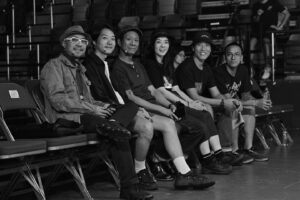 BabyJohn Choi Instagram - 這三年，我基本上都沒有太多演員工作。身邊朋友都有問我下一部上映作品是甚麼，我都答不到他們。
最近我常常問自己，到底我下一部可以演出的作品會何時出現，甚至因為沒有人找我演出，我開始懷疑自己，經過無數次自我鼓勵和氣餒的兩極游走，直至兩星期前，出現了一個演出機會…

沒有劇本，只有一個理念。三位演員，加上幾位來自不同背景的兄弟姊妹，開始整個創作旅程。我們用了兩個星期，經歷由早到早（因為第二星期開始每天都深宵開會排練），將劇本一步一步地創作出來，直至演出前的一個凌晨晚上，我們仍在為劇本進行創作及改良。在這個兩星期的創作及排練過程，經過無數次停濟，推土重來，我們不經不覺建立著強大的信任及契合，我們真切感受及經歷到劇本想呈現的理念。

演出前一晚，我們還擔心八號風球影響整個節目進行，結果當天演出順利舉行，總結時聽到牧師分享，在他早一晚回家路上，正擔心節目能否舉行之際，他看見一架車，車牌號碼是「Oneness」，他回家立即較好鬧鐘，因為他深信節目一定能夠如期舉行。

這兩星期的共同努力，我們於星期六正式將演出呈現給每一位蒞臨的人，包括我們團隊的每一位。我們以真誠的演繹及交流，與觀眾的情感相互動。整個經歷將會在我們每一位的心中留下深刻烙印。未來是怎樣我不會知道，下一位（識貨😏）找我拍戲/舞台劇演出的導演監製又會是誰，但我在這刻可以有信心地告訴自己，我是一位演員，一位創作人。我好多謝演員能夠成為我的專業，而我必定會繼續用這個專業去將人生的五味雜陳真摯地演繹，分享給你們，為你們加油打氣。

感謝今次有一個令我感動，振作，再次得力的兩星期旅程；感謝這兩星期裡一起奮鬥的兄弟姐妹。

有一些想法，是時候要重新啟動，人生起伏一波又一波，未來的路是怎樣，我會一步一步尋求，引證出來。我愛我的工作，我愛我的生命。

這一刻我可以堅定地站著，靜候恩主。

Amen.
#onenessconference

📷: @derekwongkh