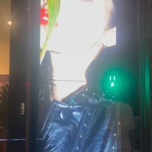 Bambi Watanabe Instagram - 約10日間のアンディとの写真展【Siren】大盛況で終わることができました。来てくださったみなさま、ドレラの皆さま、アンディ、シェーン、よしさん、アーロンとにかくみんな本当にありがとうございました❤️‍🔥
びっくらぶを！❤️‍🔥

ありがたいことに作品集海外からのオンライン注文も多く、
引き続きドレラのオンラインサイトでもご購入可能になっております。
Tシャツの方も売ってるので是非この機会にゲットしてね🫶🏼
リンクは私のプロフィールのDrella Shopから飛べます🕊