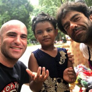 Banipal Shoomoon Instagram - 🧜🏿‍♂️🐅
باغ وحش جنگلی بنگلادش،یاد روزهای خوش فیلمبرداری«شبی که ماه کامل شد»
بچه دوست داشتنی و هنرمند،بهترینا بشه برات،سلامت باشی و هر روز درخشانتر
تولدت مبارک هوتن عزیزم ❤️😘
.
#هوتن_شکیبا #بچه #تولد #مهمونی #بانیپال_شومون #شبی_که_ماه_کامل_شد #سینما #بازیگر #رفیق #ببر #ببر_بنگال