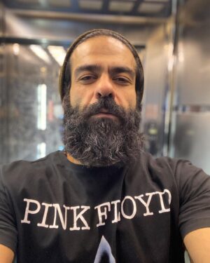 Banipal Shoomoon Instagram - 🔼
We’re just two lost souls, swimming in a fish bowl, year after year,
Running over the same old ground,
What have we found?
The same old fears
.
@pinkfloyd 
#banipalshoomoon #davidgilmour #rogerwaters #art #music #pinkfloyd #pink #black #instagood #instagram #instadaily #love #hope #wish #life #fearless
