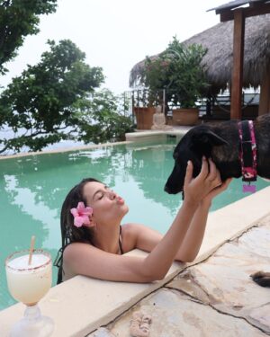 Bárbara Islas Instagram - Si te quieres sentir como en casa nada como @casapandemiel en #mazunte 🐚🍯❤️