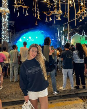 Bárbara Parada Instagram - Julho foi tão bom que merece um dump🥹❤️🏖️☀️🐚🌊
Gratidão