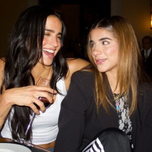 Bárbara de Regil Instagram - 1: ❤️ twins 
2: cuando la vi regresando de su viaje 🌎 ✈️ 
3: cuando tenía 16 
4: extrañaba su olor 
5: hablábamos todo el tiempo 
6: 💅🏻
7: welcome home mar 🌊 
8: de party 
9: smile