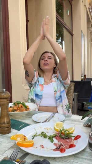 Barbora Votíková Instagram - Life on the edge 😂 vzpomínka na EURO #messi