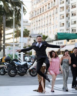Barış Kılıç Instagram - 🇫🇷 Styling @yichimoda  Organisation @globalagency @goldfilmyapim @kizilcikserbetitv  Photos @bettymazalto_photography