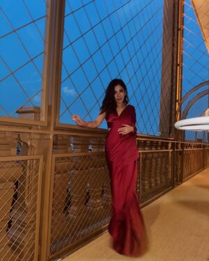 Barkha Singh Instagram - Bonsoir from Paris lovelies! ♥️
I’m here for the Olympics and over the next few days I will share glimpses of my magical experience here, so stay tuned! ✨✨ 
On the first night here I enjoyed some stellar hospitality by @olympics at Gustave 24 located on level 1 of the #EiffelTower featuring French-inspired cuisine, some serious vibes and ofcourse a gorg sunset. 😍

#Paris2024 #Olympics