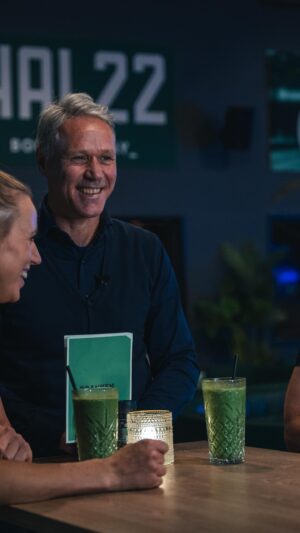 Barry Atsma Instagram - @maritbouwmeester, olympisch kampioen en ambassadeur van Matrix Fitness, is op bezoek geweest bij @hal22utrecht in Utrecht. Niemand minder dan acteur @barry_atsma en tweevoudig Wereldvoetballer van het Jaar @marcovanbasten heten haar welkom. 

Wil je meer weten over deze ontmoeting? Hou dan onze socials in de gaten! 👀