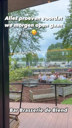 Barry Atsma Instagram - Na een fikse verbouwing gaan we morgen eindelijk open 🤩: Bar Brasserie De Blend naast de Douwe Egberts Fabriek, met een geweldig terras uitkijkend over het Amsterdam-Rijnkanaal. Heerlijk eten, vieren en chillen vlakbij de stad en om de hoek van mijn eigen Leidsche Rijn 😎. #komtdatzienenproeven #utrechtsehorecagroep #parkeerplekkengenoeg