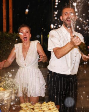 Başak Daşman Instagram - …because in good times and bad…. 🥂❤️ @monuraltun 

(bu bir gün olacaktı ve devamı gelecekti kusura bakmayın😎… to be continued💃🏻)

📷: @alevaltinbasphotography