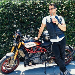 Bayardo De Murguia Instagram - Are you a chancla, cuz you hit different. 

This @rolandsandsdesign @indianmotorcycle FTR hits fam. I was lucky enough as an ambassador to take one out this weekend to my favorite event of the year. @bornfreeshow did not disappoint 🙌🏼.

The funnest bike I have ridden yet, it even got me all adventurous ordering my first Bieber smoothie. I’ll be starting a bike wash to raise money for us to order more @erewhon 🤦🏻‍♂️🤷🏻‍♂️🕺🏻. 

Ride whatever, preferably an @indianmotorcycle 😎

#indianmotorcycle 
#imrambassador