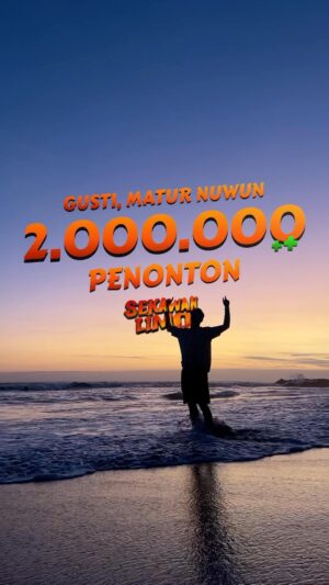 Bayu Skak Instagram - Alhamdulillah 2.000.000 penonton Rek! Gusti, matur nuwun🙏🏽 saiki aku iso pecah telor soko Yowis Ben Rek soale wis terlampau jauh melebihi pencapaian Yowis Ben biyen. Mengarep tambah semangat & termotivasi mugo luwih iso nggawe karya sing gayeng-gayeng maneh Rek😃 Wis ono 2 Juta wong kepingkel, healing munggah Gunung Madyopuro. Sing nunda-nunda ayo ndang munggah Madyopuro Rek! kapan maneh ono tontonan full medoke otentik ngene iso marai awakmu kabeh kemekel 😃🙏🏽 Matur nuwun kanggo kabeh sing wis paring dukungan yo Rek🙏🏽 #SekawanLimo #FilmSekawanLimo #KawalSekawanLimo