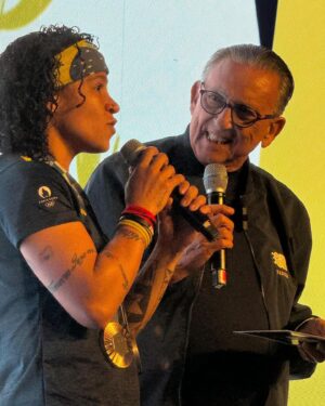 Beatriz Ferreira Instagram - Bia Ferreira!! Bronze em Paris!! Prata em Tóquio!! E a única mulher brasileira com duas medalhas olímpicas no boxe!! 🥈🥉