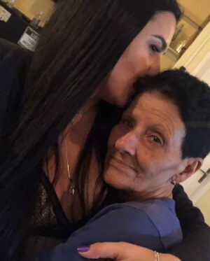 Beatriz Garcia Instagram - A última foto é a melhor! 🤣❤️

80 anos espalhando alegria por onde passa, que sorte a minha ser sua neta! 
Obrigada por todos os ensinamentos e por ser meu exemplo de força e superação ❤️
Que a senhora continue alegrando as nossas vidas por muitos e muitos anos! 
Feliz aniversário vovó! 
Obrigada por tudo, sempre. 
Te amo ♾️