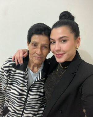 Beatriz Garcia Instagram - A última foto é a melhor! 🤣❤️

80 anos espalhando alegria por onde passa, que sorte a minha ser sua neta! 
Obrigada por todos os ensinamentos e por ser meu exemplo de força e superação ❤️
Que a senhora continue alegrando as nossas vidas por muitos e muitos anos! 
Feliz aniversário vovó! 
Obrigada por tudo, sempre. 
Te amo ♾️