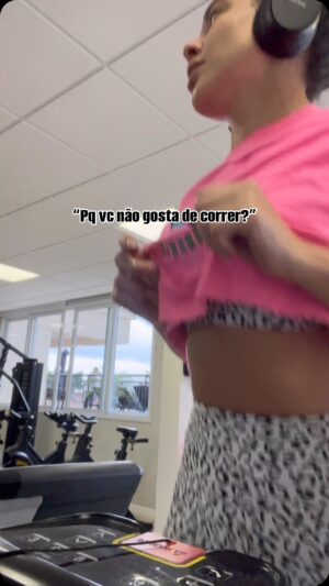Beatriz Garcia Instagram - Pedido de vcs é uma ordem! Tá no feed 🤣😅